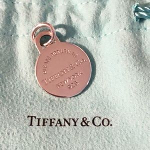 Return to Tiffany & Co Round Tag Pendant